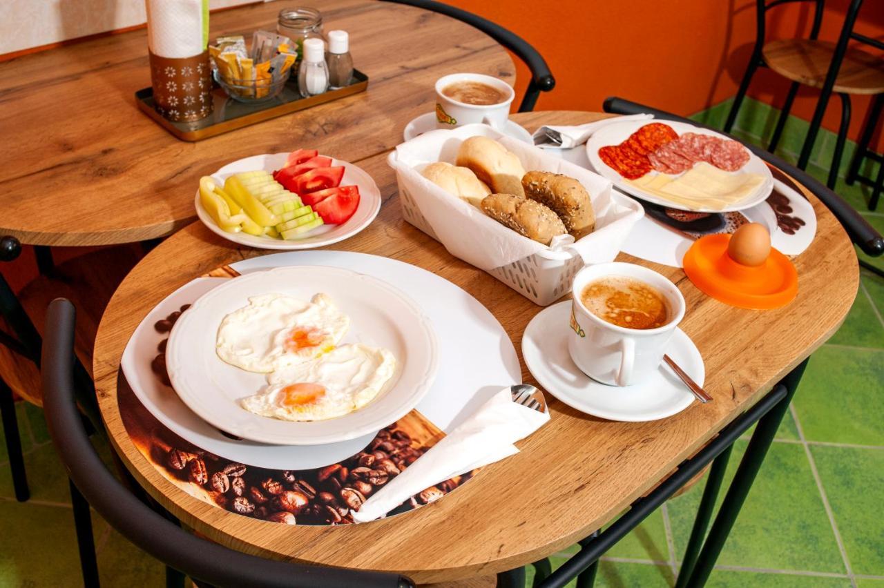 Apartments Erik B&B Adults Only Ровинь Экстерьер фото