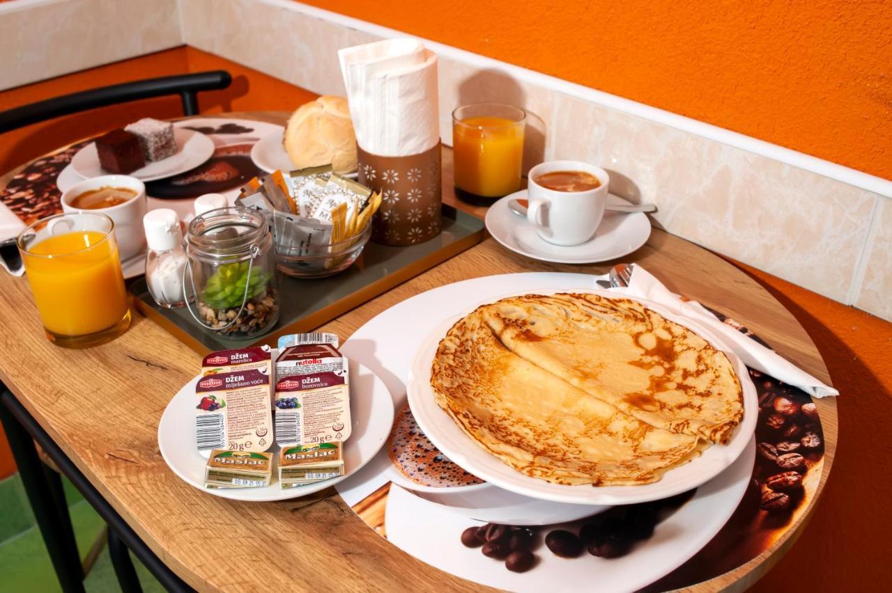Apartments Erik B&B Adults Only Ровинь Экстерьер фото
