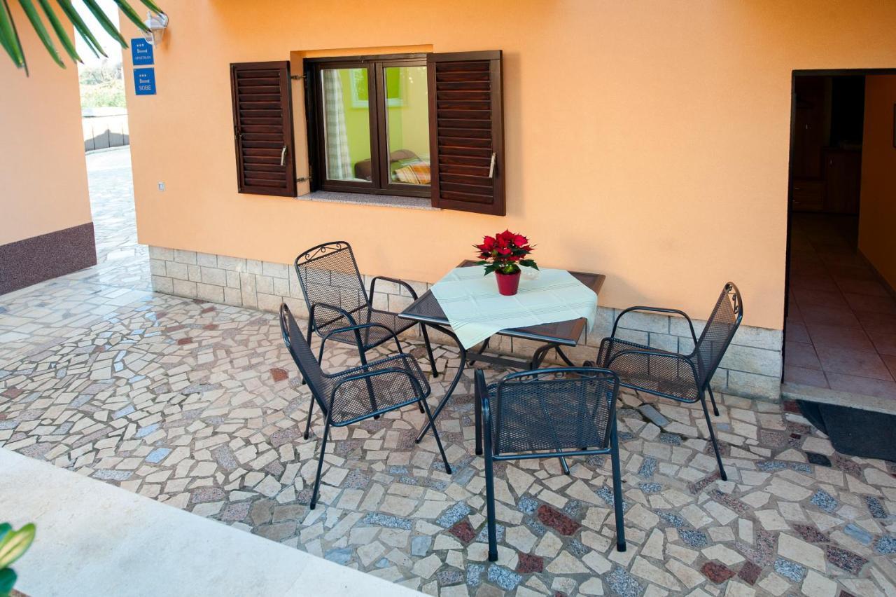 Apartments Erik B&B Adults Only Ровинь Экстерьер фото