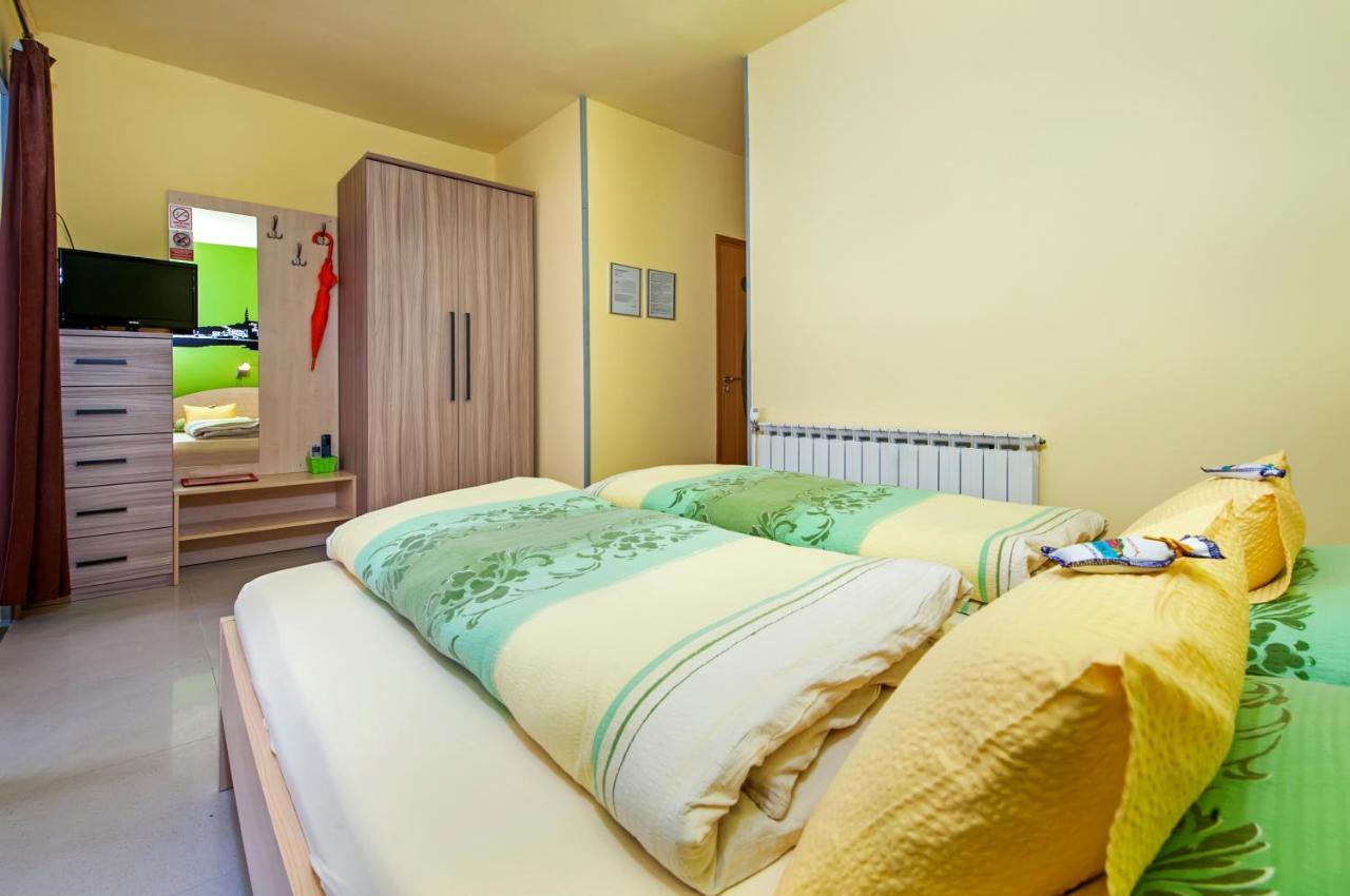 Apartments Erik B&B Adults Only Ровинь Экстерьер фото