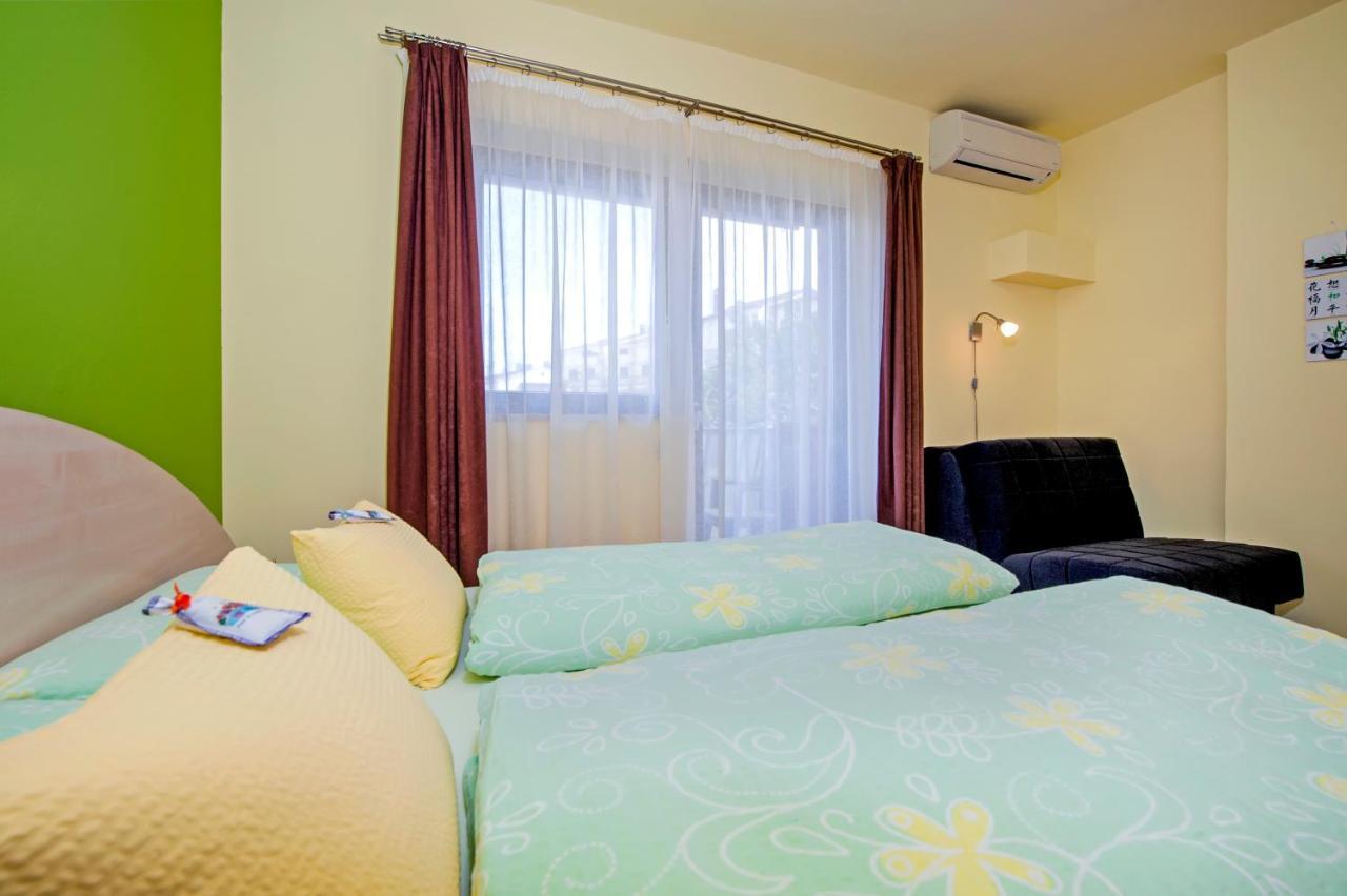 Apartments Erik B&B Adults Only Ровинь Экстерьер фото