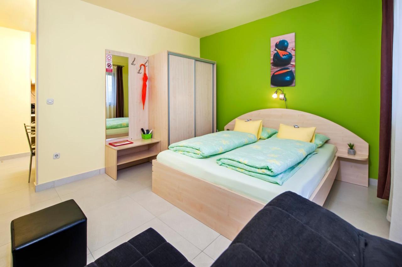 Apartments Erik B&B Adults Only Ровинь Экстерьер фото