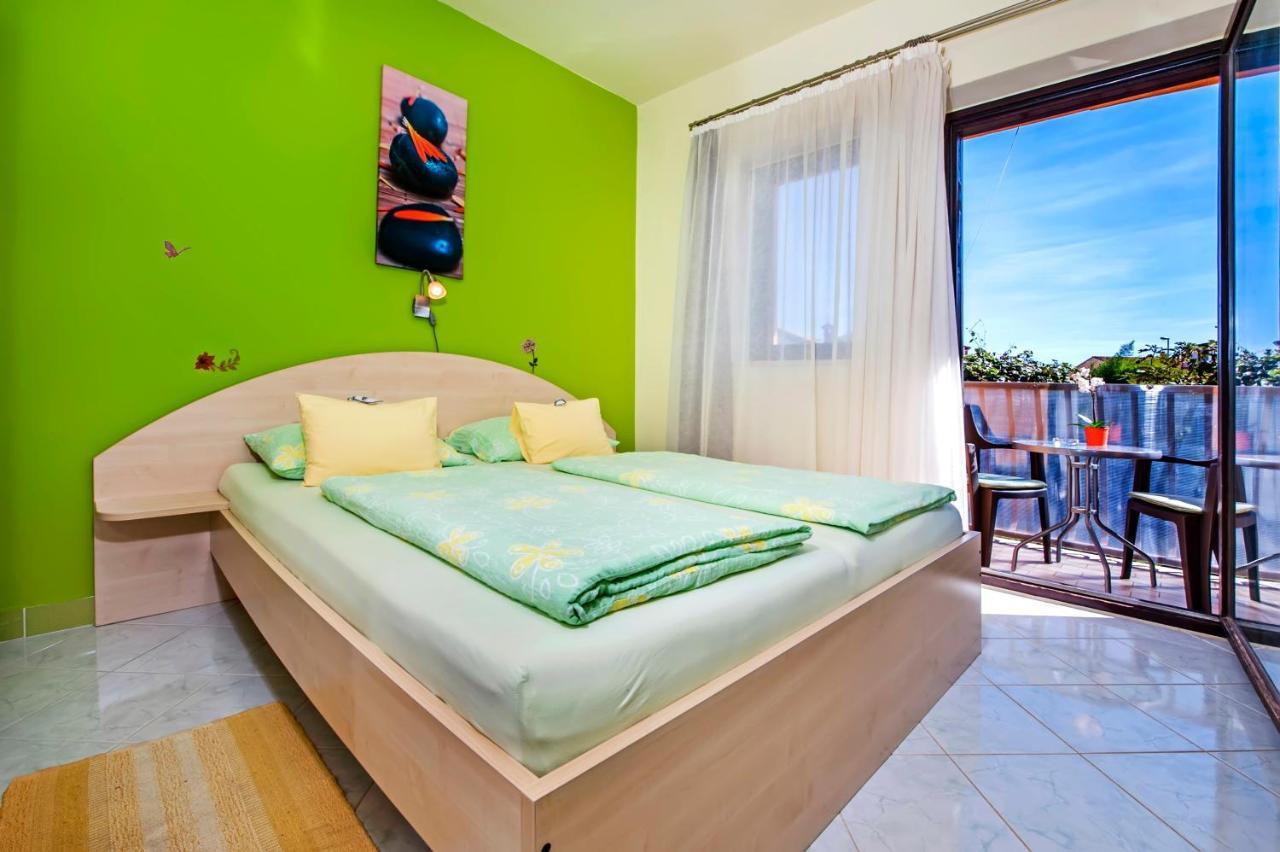 Apartments Erik B&B Adults Only Ровинь Экстерьер фото
