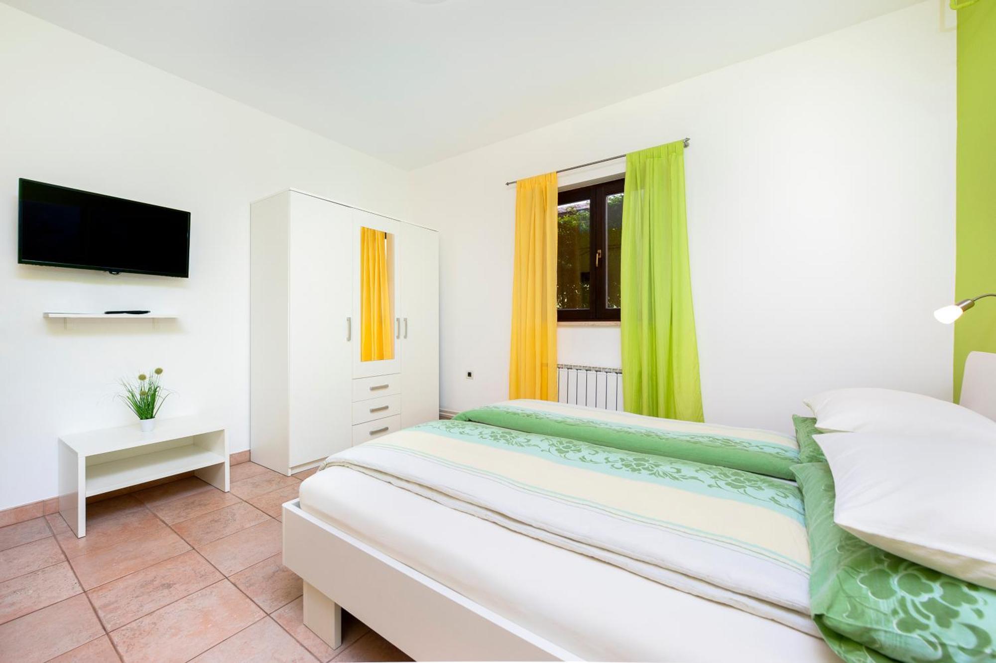 Apartments Erik B&B Adults Only Ровинь Экстерьер фото