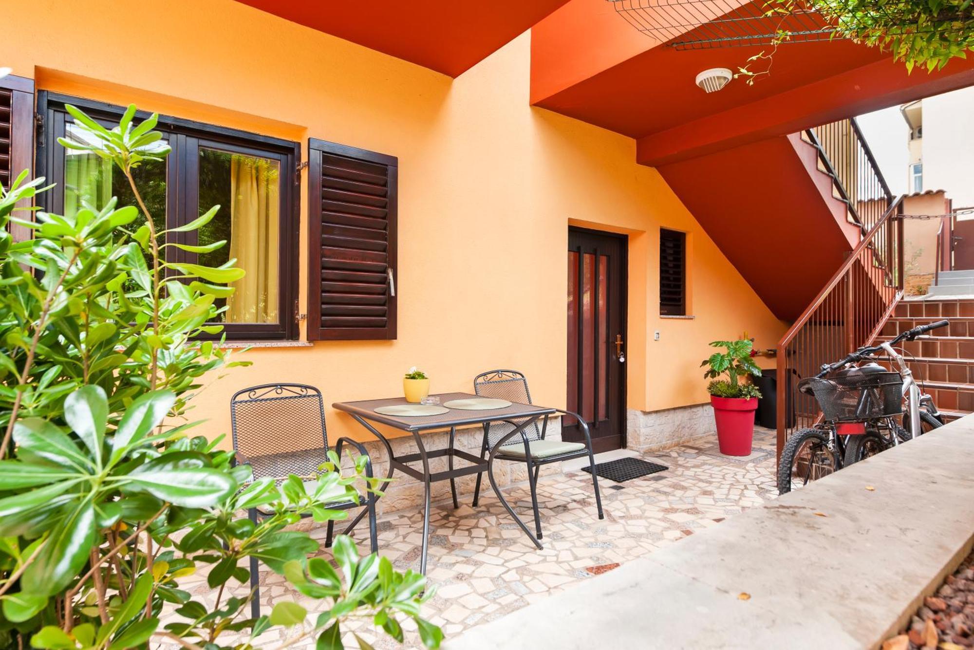 Apartments Erik B&B Adults Only Ровинь Экстерьер фото