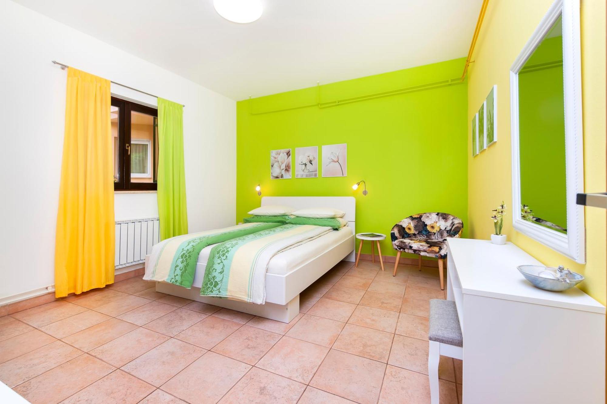 Apartments Erik B&B Adults Only Ровинь Экстерьер фото