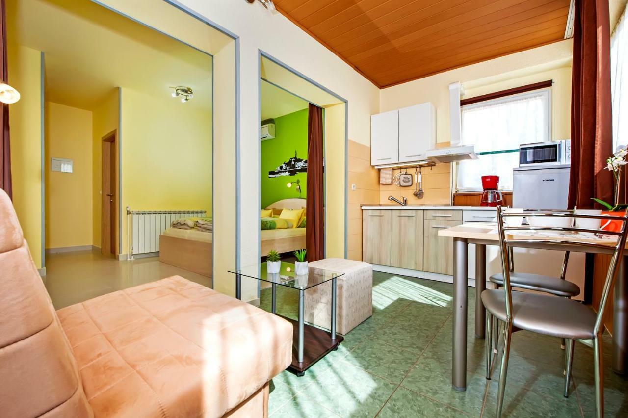 Apartments Erik B&B Adults Only Ровинь Экстерьер фото