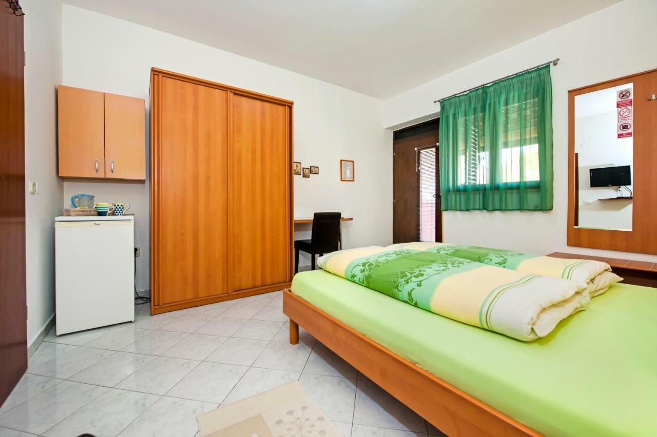 Apartments Erik B&B Adults Only Ровинь Экстерьер фото
