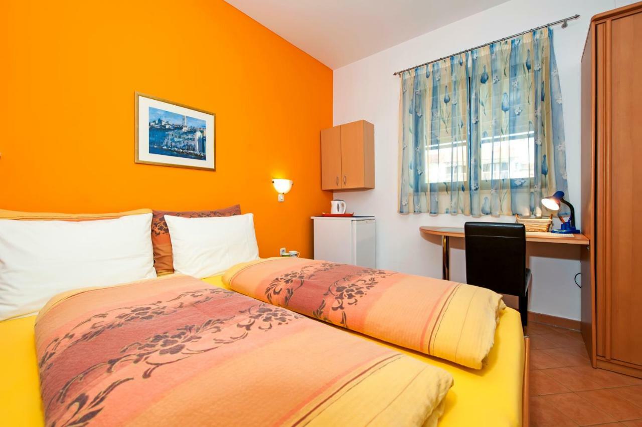 Apartments Erik B&B Adults Only Ровинь Экстерьер фото
